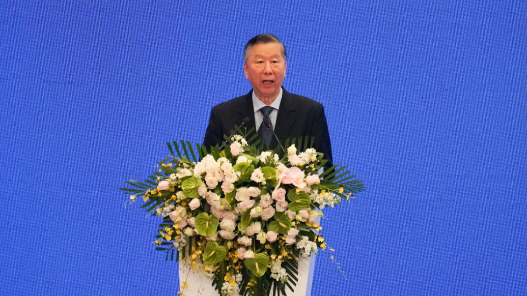 尚福林：充分考虑西部地区承接东部产业转移的客观情况，合理调配信贷资源